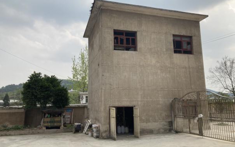 開(kāi)陽(yáng)縣鹽業(yè)公司南門(mén)倉(cāng)庫(kù)