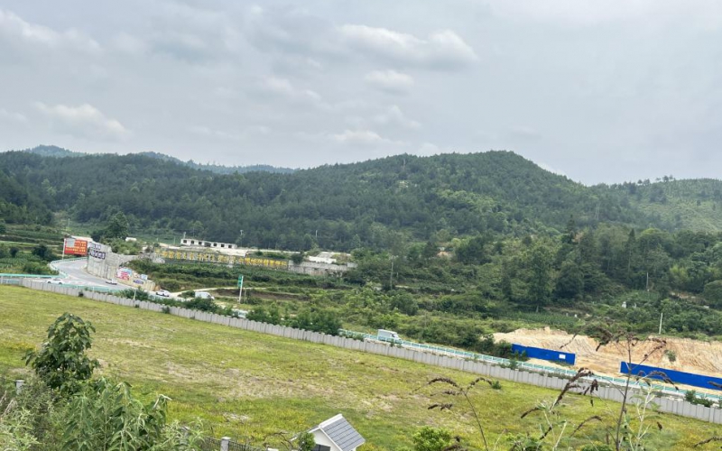 擺金收費站閑置土地