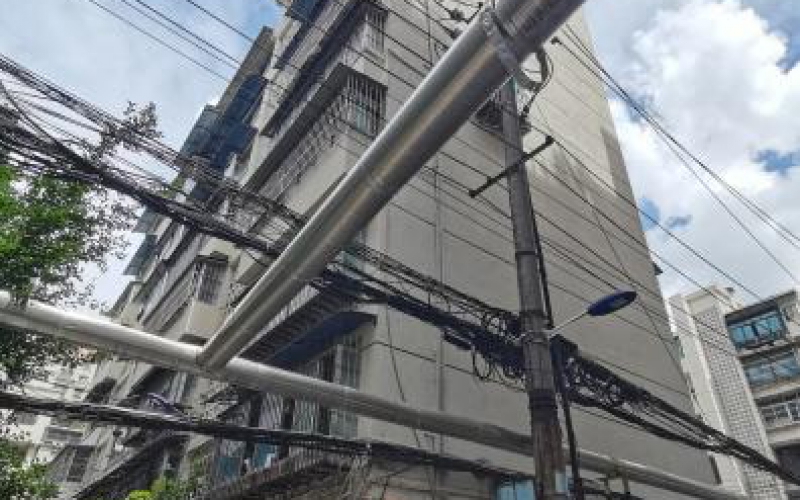 貴州省機(jī)關(guān)事務(wù)管理局國有資產(chǎn)管理服務(wù)中心貴陽市云巖區(qū)鹽務(wù)街138號合一府苑1層103號車庫招租