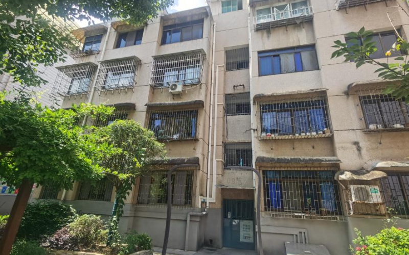 貴州省機關(guān)事務(wù)管理局國有資產(chǎn)管理服務(wù)中心貴陽市花溪區(qū)霞暉路靜暉村J-09號4層4-1號房屋招租